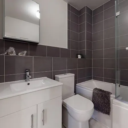 Lovely 2-Bedroom Flat Near Highgate Londra Esterno foto