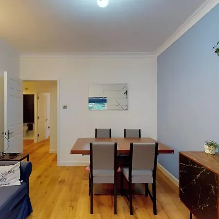 Lovely 2-Bedroom Flat Near Highgate Londra Esterno foto