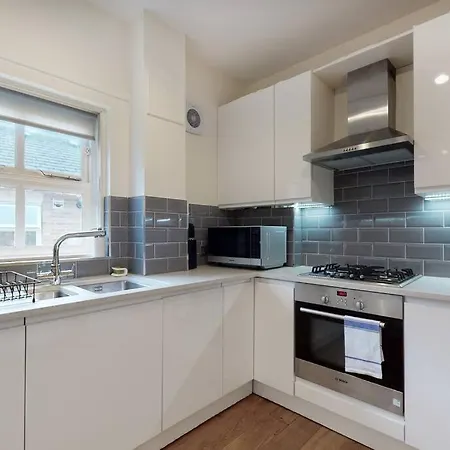 Lovely 2-Bedroom Flat Near Highgate Londra Esterno foto
